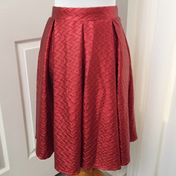{LuLaRoe} Madison Skirt XS 2 - 4 Solid Red Elegant - Picture 7 of 8